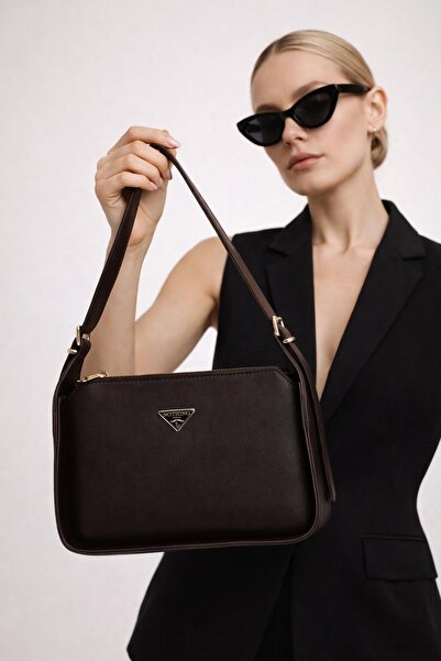 NOTHING Γυναικεία τσάντα μπαγκέτα σε καφέ χρώμα με ρυθμιζόμενο λουράκι ζώνης ...