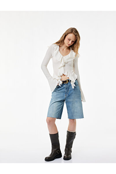 Koton Μακρυμάνικο μπλουζάκι με λεπτομέρεια βολάν εφαρμοστό με λαιμόκοψη σε σχ...