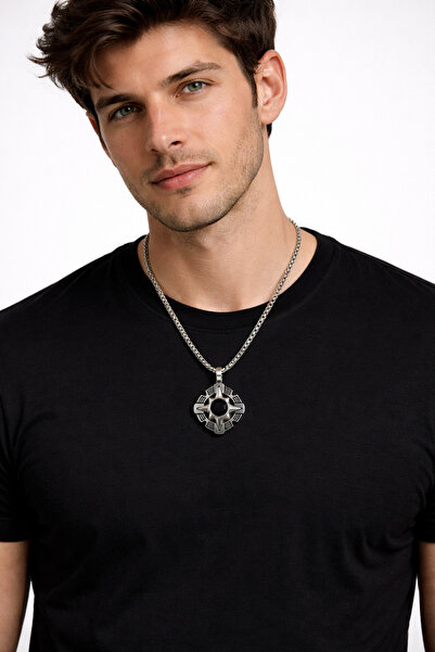 MakeWell Men's Compass Pendant Stainless Steel Non Tarnish Chain Necklace Vin...