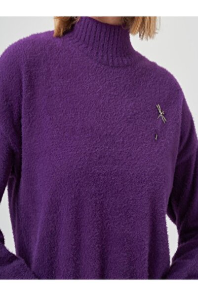 Nuss Angora Sweater with Detachable Brooch 7000