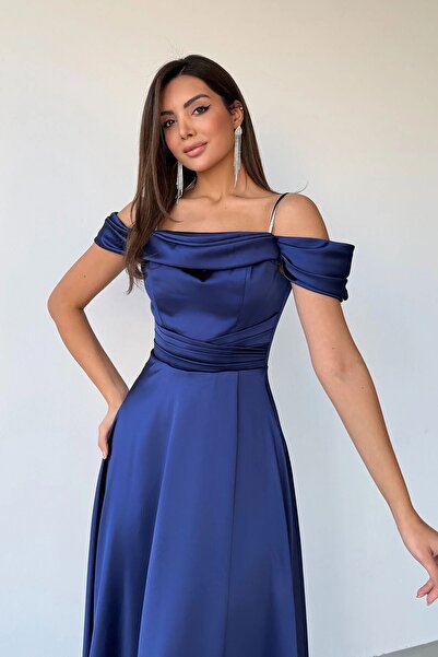 Nehire Γυναικείο βραδινό φόρεμα από σατέν με πέτρινες τιράντες και χαμηλό μαν...