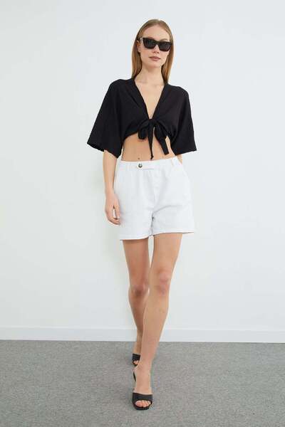 Fulla Moda شورت من قماش الغباردين مع أزرار وحزام خصر مطاطي