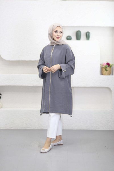 Suede Style 6346 - Tunica lunga confortabila cu buzunare cu fermoar si detaliu cu nasturi