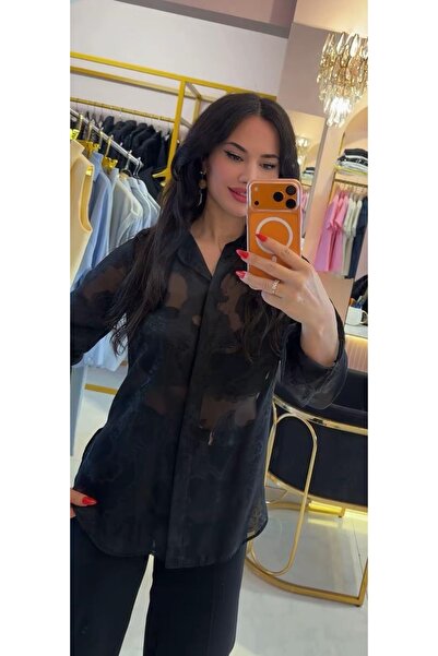 Hatice Altıntaş TRANSPARAN DETAY FLORAL DESENLİ SİYAH GÖMLEK