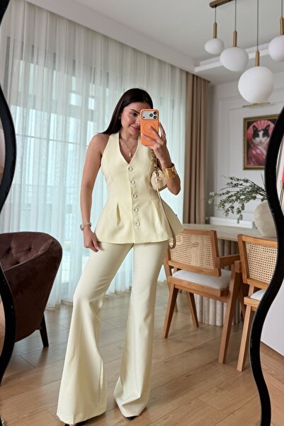 Gizem Ecemiş Velora Sarı Premium Yelekli Takım