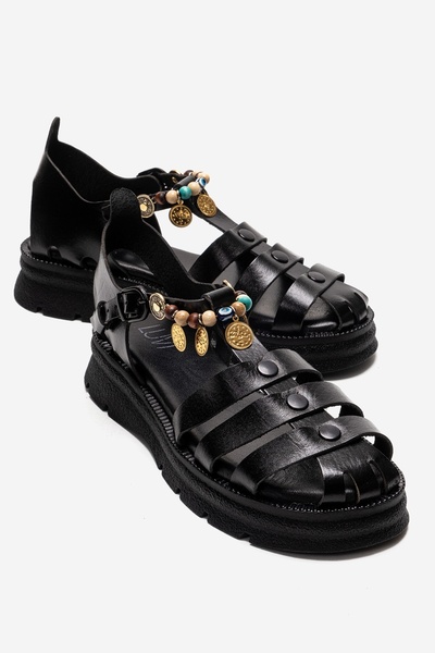 LuviShoes Γυναικεία σανδάλια SOLIS από γνήσιο δέρμα σε μαύρο χρώμα με χάντρες