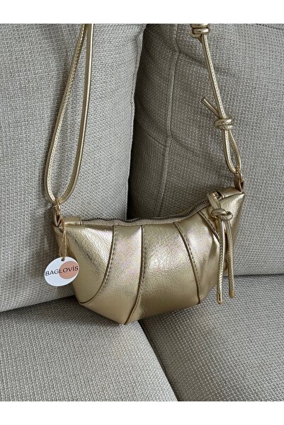 BAGLOVİS Γυναικεία τσάντα ώμου και μασχάλης σε χρυσό χρώμα με λεπτομέρεια κόμ...