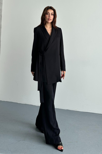 TANISA Μαύρο Σετ Παντελόνι και Μακρυμάνικο Μπουφάν με Λεπτομέρεια Ζώνης Cassi...