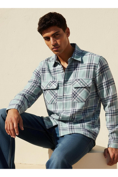 Lee Cooper قميص رجالي بقصة عادية وياقة مربعة وأكمام طويلة
