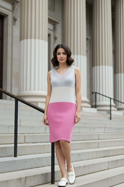 Mossta Μίνι πλεκτό φόρεμα με λαιμόκοψη V και χρωματικές αντιθέσεις - Ροζ