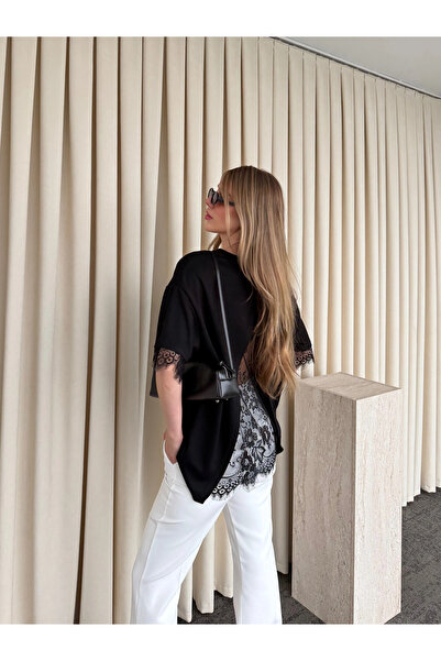 Laluvia Μαύρο μπλουζάκι με δαντέλα στην πλάτη - 1073