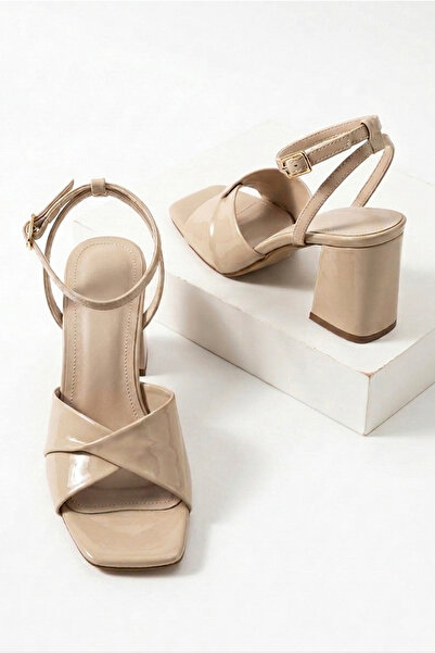 Papuckurdu Μπεζ γυναικεία βραδινά παπούτσια με χοντρό τακούνι και ανοιχτή μύτη