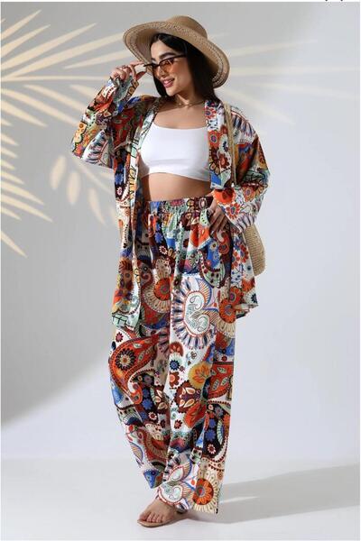 elbisereyonda Σετ κιμονό μεγάλου μεγέθους με σχέδιο λουλουδιών