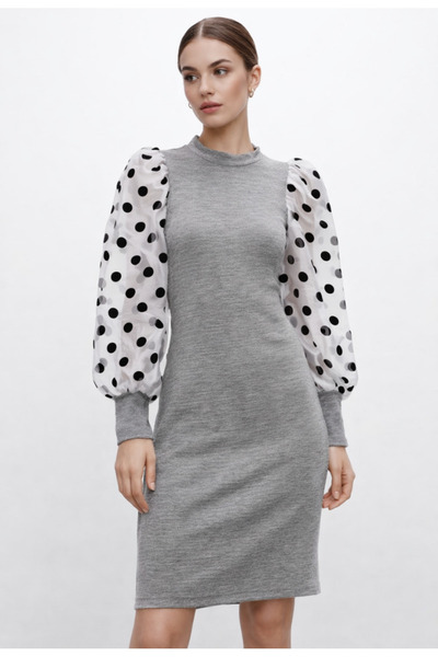 Nobrand Γκρι φόρεμα με φουσκωτά μανίκια, από οργαντίνα, με μαύρα πουά, εφαρμο...
