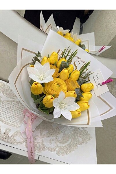 Kelebek Dünyası Nisan Işıltısı Sarı Lale Buket