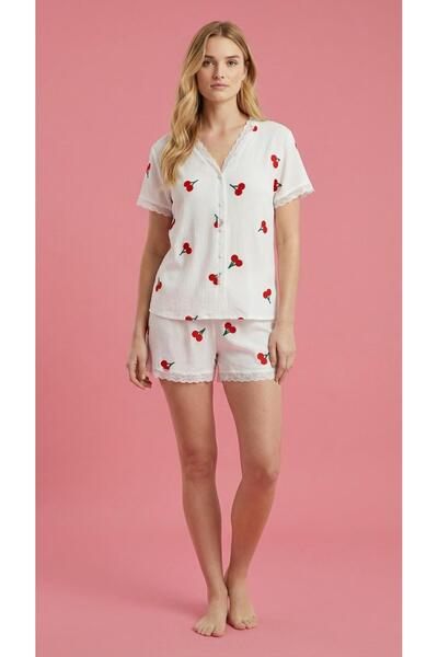 MEBA Women's Short Sleeve Lace Detailed Buttoned Wrinkled Shorts Pajama Set