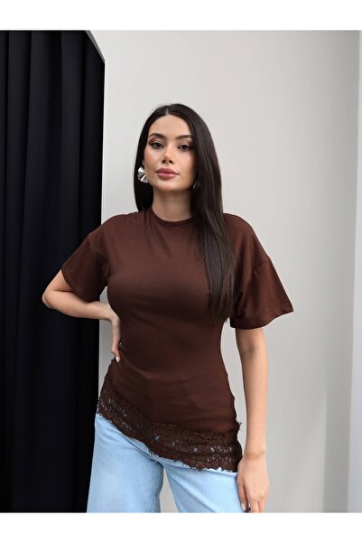 ESRAHELVACI Lace Hem Asymmetrical Tshirt