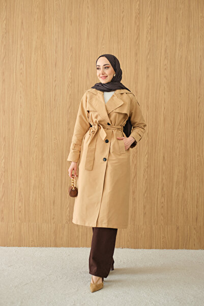 LOCCO Γυναικείο μπισκότο με λεπτομέρεια κουμπιών στους ώμους, διπλό γιακά και...