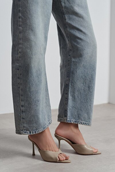 NİŞANTAŞI SHOES Γυναικείες παντόφλες με λεπτό τακούνι Rodi Dark Beige Matte μ...