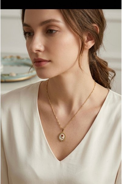 ELISEA Gül Kolye