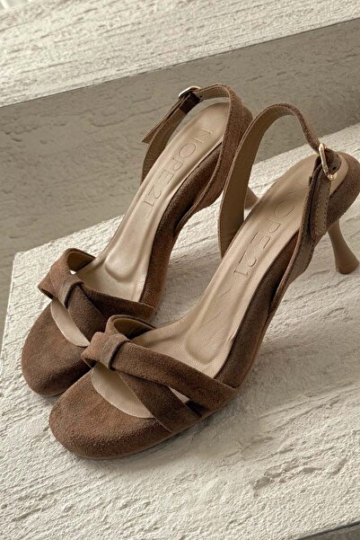 nope21shoess حذاء جراس توبراك بكعب من الجلد الطبيعي