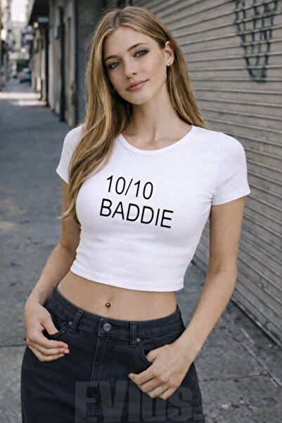 EVIus Γυναικείο μπλουζάκι 10/10 Baddie με στάμπα
