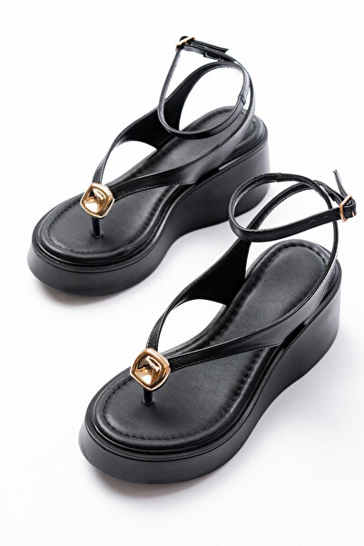 SEEM Γυναικεία μαύρα σανδάλια Margot με χρυσή λεπτομέρεια και τακούνι