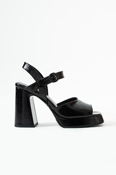 dericia shoes صندل نسائي من الجلد الطبيعي بكعب أسود ومنصة من ماركة Voyage