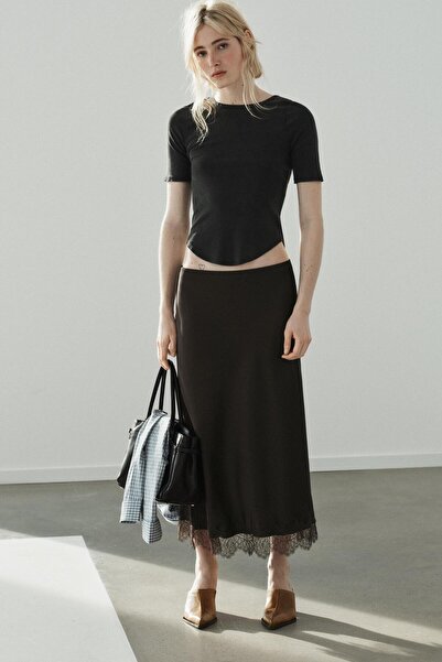 Patreon Σατέν φούστα με δαντέλα