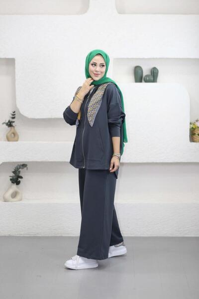Suede Style 9290 - طقم نسائي أنيق ومريح بقلنسوة وخطوط مزدوجة
