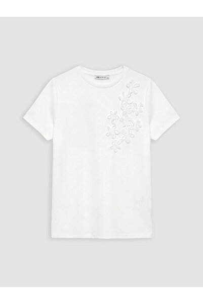 LC Waikiki Lcw Everyday Ecru Crew Neck Blouse with Floral Appliqué