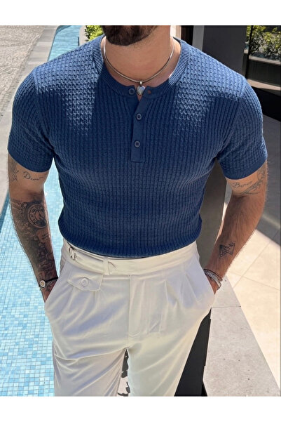 OUTFİT MAN Πλεκτό μπλουζάκι με ανάγλυφα κουμπιά σε μπλε ναυτικό χρώμα