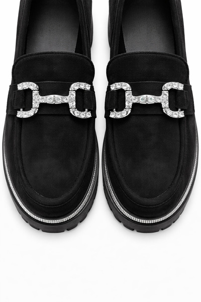 de Μαύρο σουέτ μοκασίνι με κρυστάλλινες λεπτομέρειες