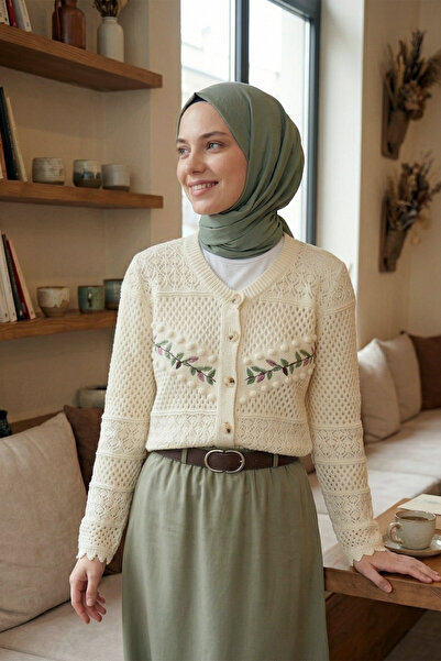 MODAQU Leaf Embroidered Short Cardigan - Cream