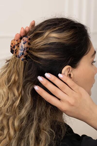 New Obsessions Κούμπωμα με μάνδαλο από οξικό άλας πολυτελείας, μοντέλο Heart