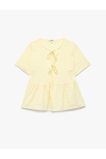 Koton Κοντομάνικη μπλούζα με υφή και λεπτομέρεια φιόγκου με δέσιμο