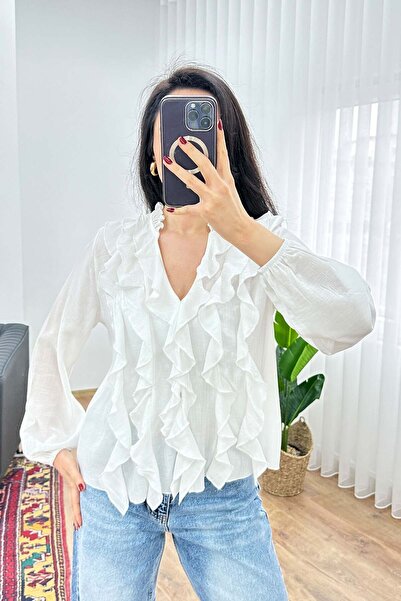 Hipo Trend Ruffle Detailed Long Sleeve White Blouse