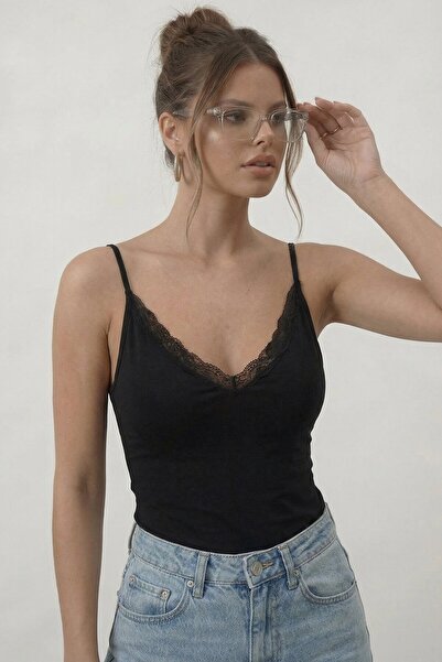 VAGGON Thin Straps Lace Detailed V-Neck Blouse