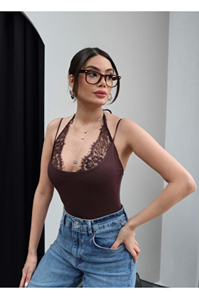 Perry Boutique Γυναικείο κορμάκι με δαντέλα και λεπτομέρειες