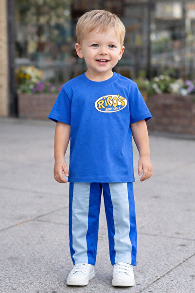 ues Αθλητικό σετ για αγόρια – Μπλουζάκι με στάμπα και φόρμα με ρίγες