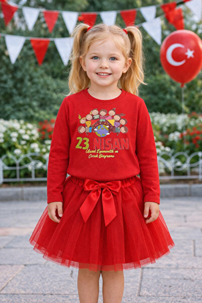 ues 23 Απριλίου Κόκκινο μακρυμάνικο μπλουζάκι και κόκκινη φούστα τούτου για κ...