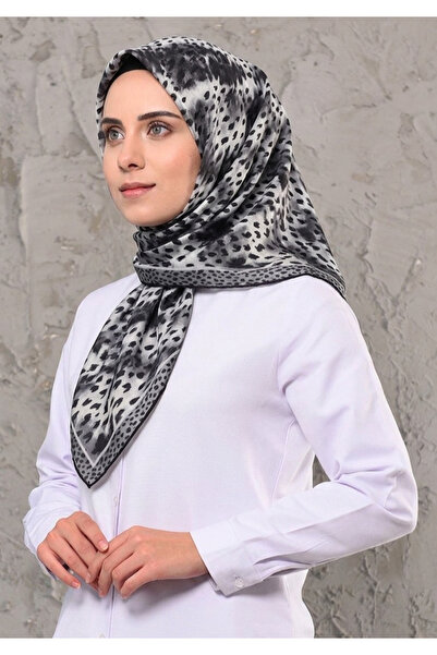 Nazellaa وشاح ناعم بنقشة الفهد