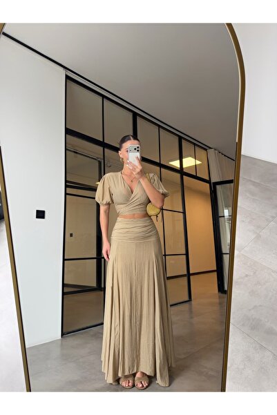 BB Bensu Buyruk ΣΕΤ ΜΠΛΟΥΖΑΚΙ ΜΕ ΔΕΣΜΕΥΣΕΙΣ ΚΑΙ ΜΑΞΙ ΦΟΥΣΤΑ ΣΕ ΧΡΩΜΑ ΕΛΙΑΣ