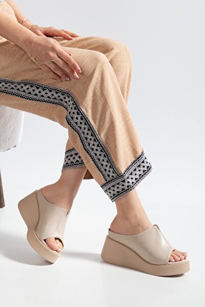 SUİNS SHOES نعال سوينز جورج موديل بكعب عريض