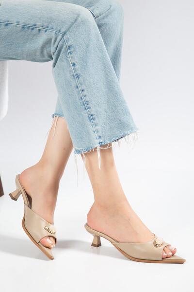 SUİNS SHOES Suins Gisella Model Taşlı Toka Detaylı Terlik