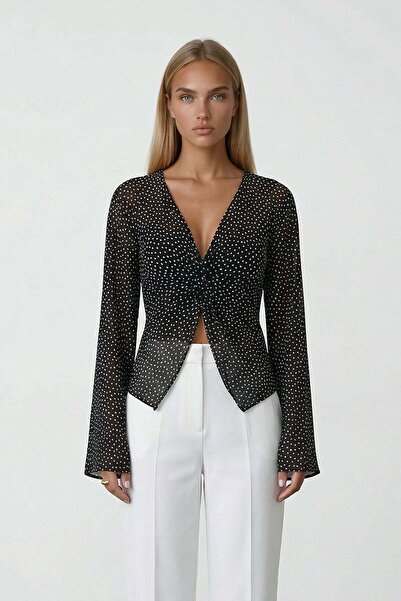 Trend Alaçatı Stili Μαύρη μπλούζα με πουά, λαιμόκοψη V και λεπτομέρεια βολάν ...