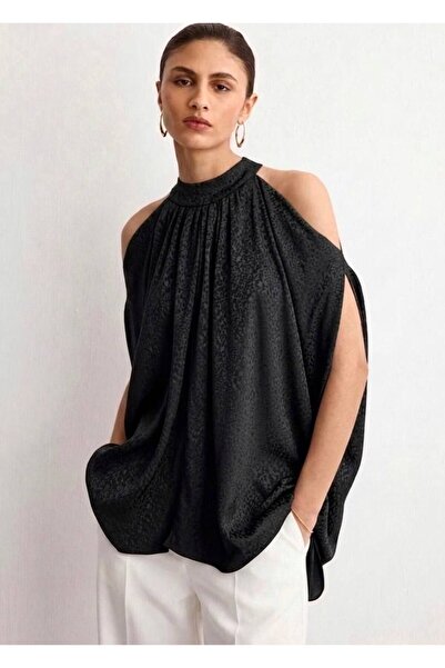 LOKADI Μαύρη ζακάρ μπλούζα με λαιμόκοψη halter - Ντραπέ τουνίκ με ανοιχτούς ώ...