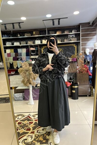 HUMEYRA Skirt with Detailed Stitching at the Hem