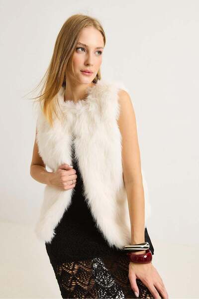 Raneel Kazançlı Alışveriş Faux Fur Sleeveless Shiny Vest White