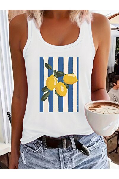 mercoledi Γυναικείο μπλουζάκι με στάμπα Mix, στενή εφαρμογή, με κούφιο λαιμόκ...